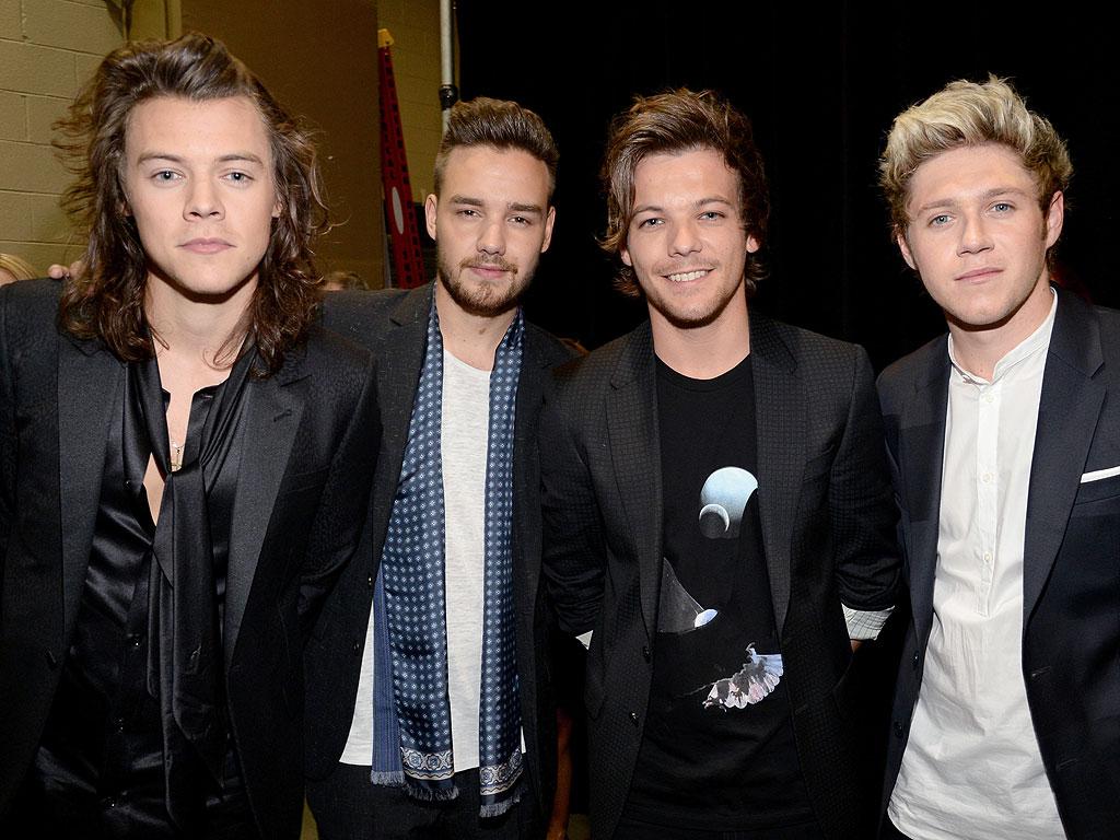 1024x768 One Direction Goes From 5 to 4 Members, 4 to 5 Albums