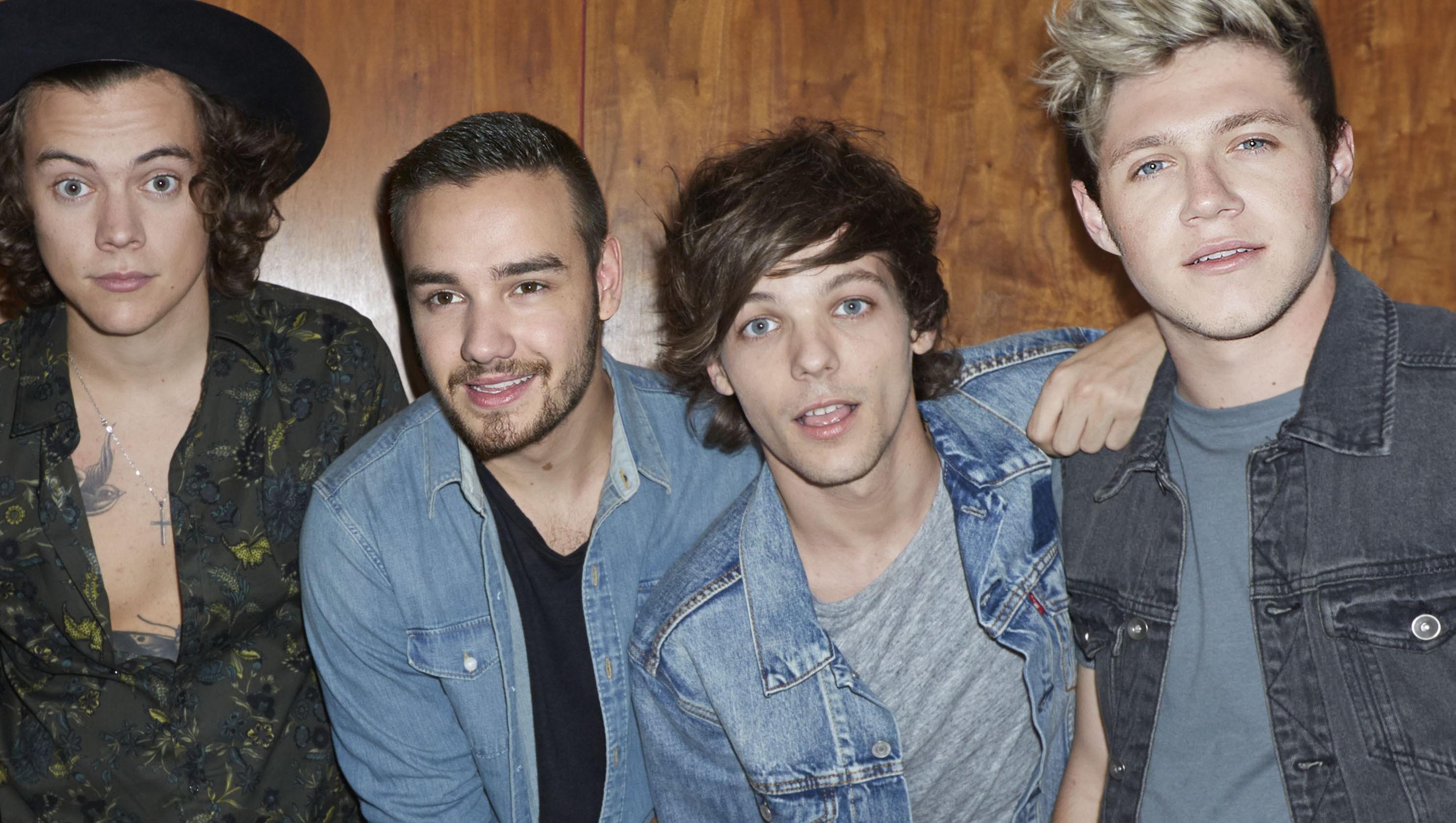 2972x1680 One Direction Wallpaper for Laptop