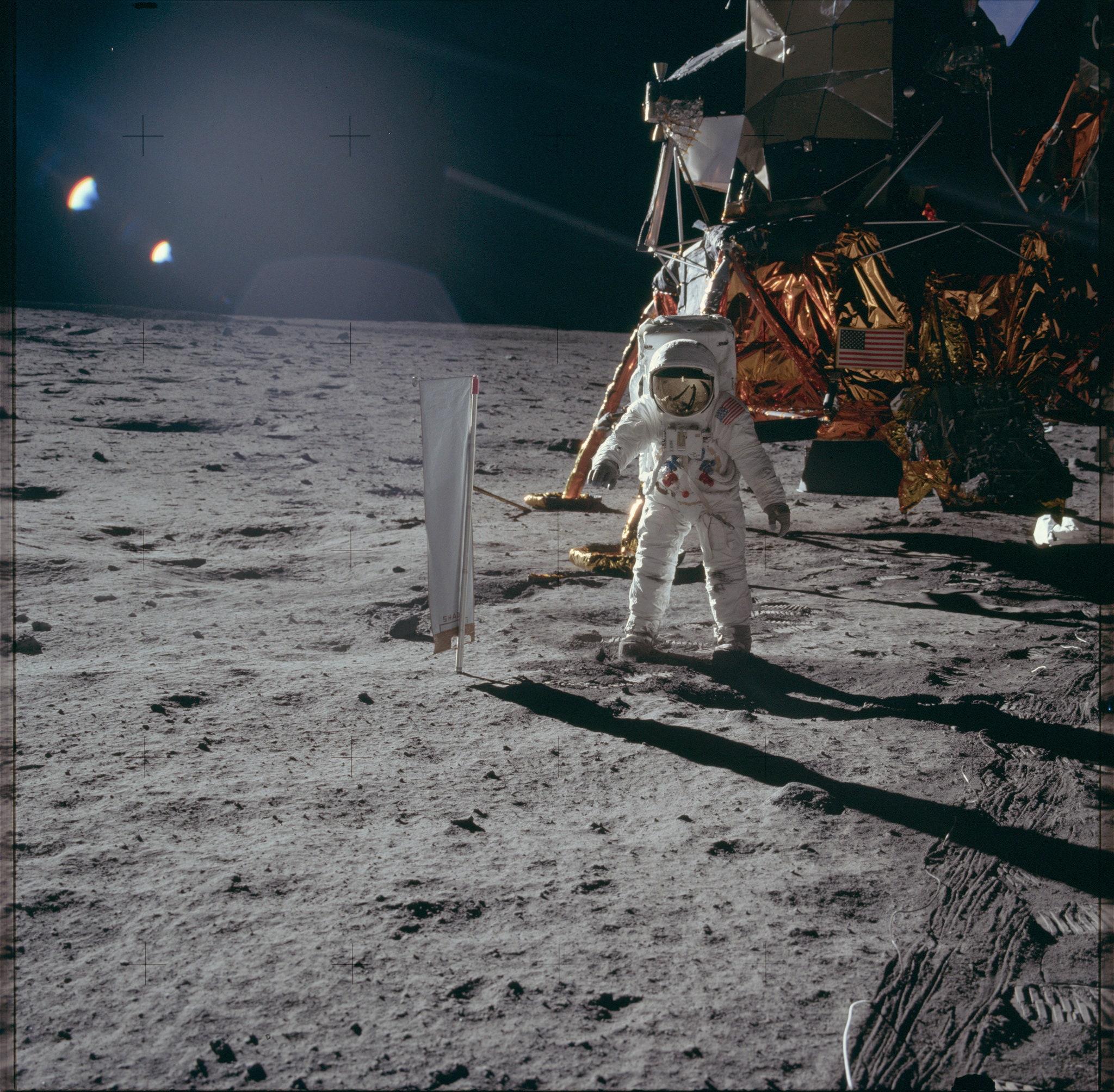2048x2008 NASA Released Thousands of Previously Unseen Apollo Mission Photo