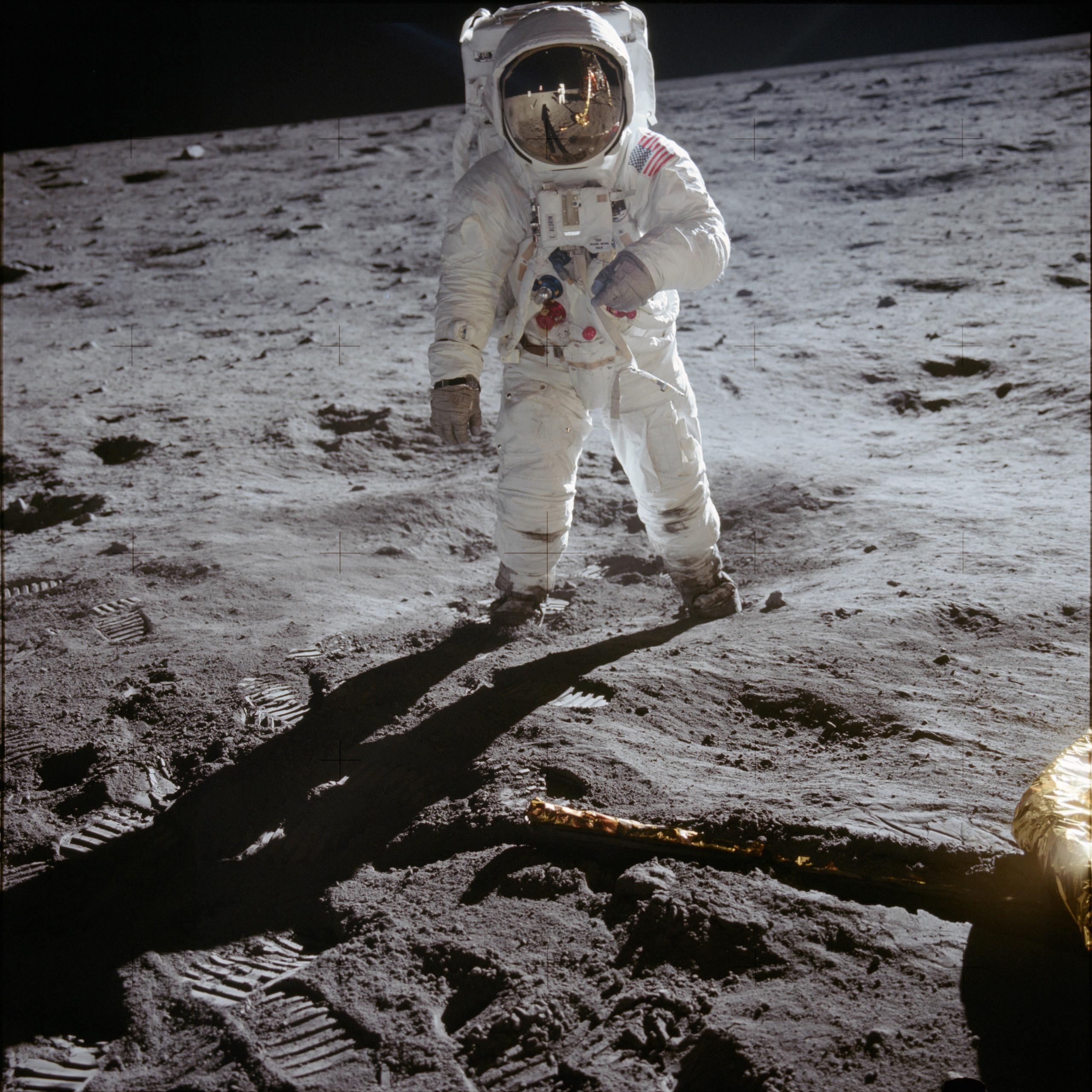 2560x2560 Hasselblad in Space