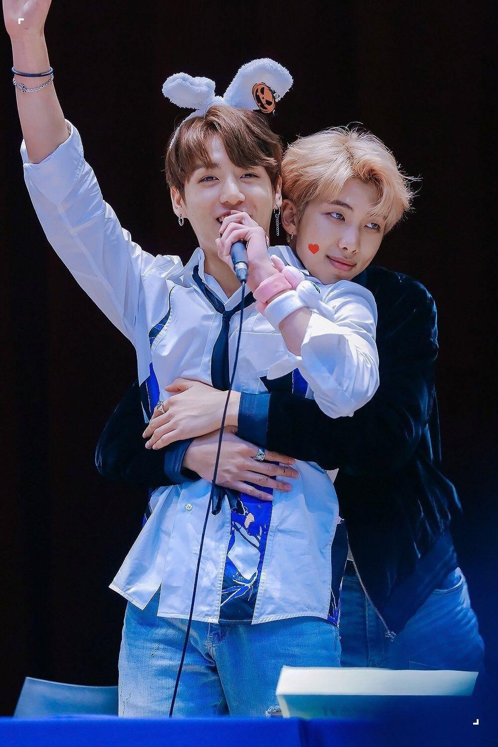 1000x1500 BTS wallpaper