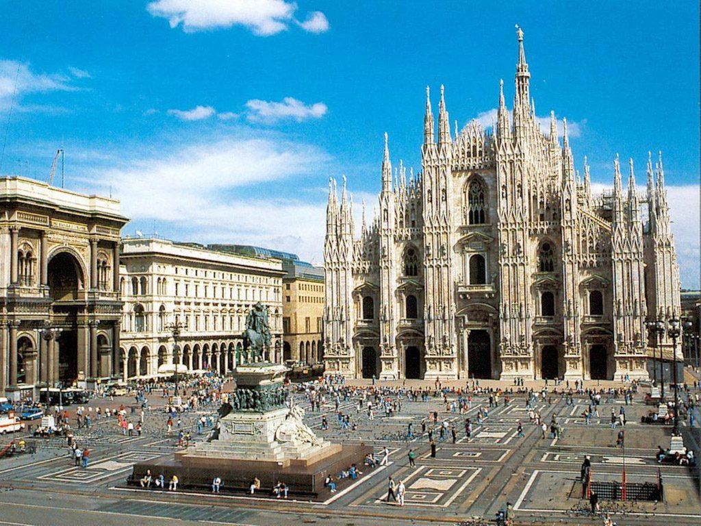 1024x768 Duomo di Milano, Photo & Plans