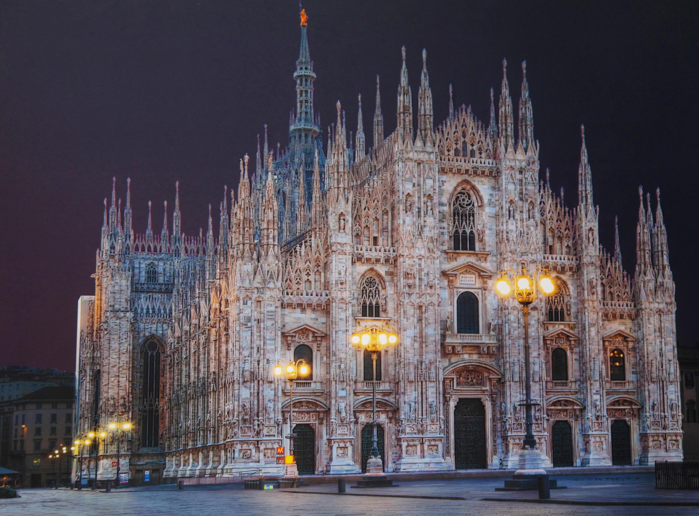 2304x1700 Milano Wallpaper