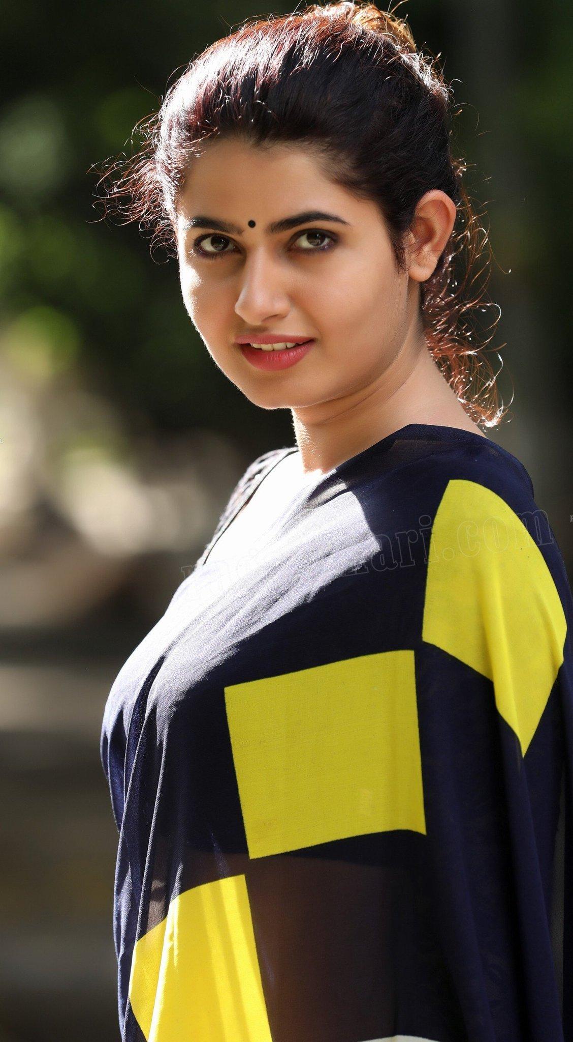 1128x2048 South Indian Actress 4K HD Wallpaper 2021 for Android