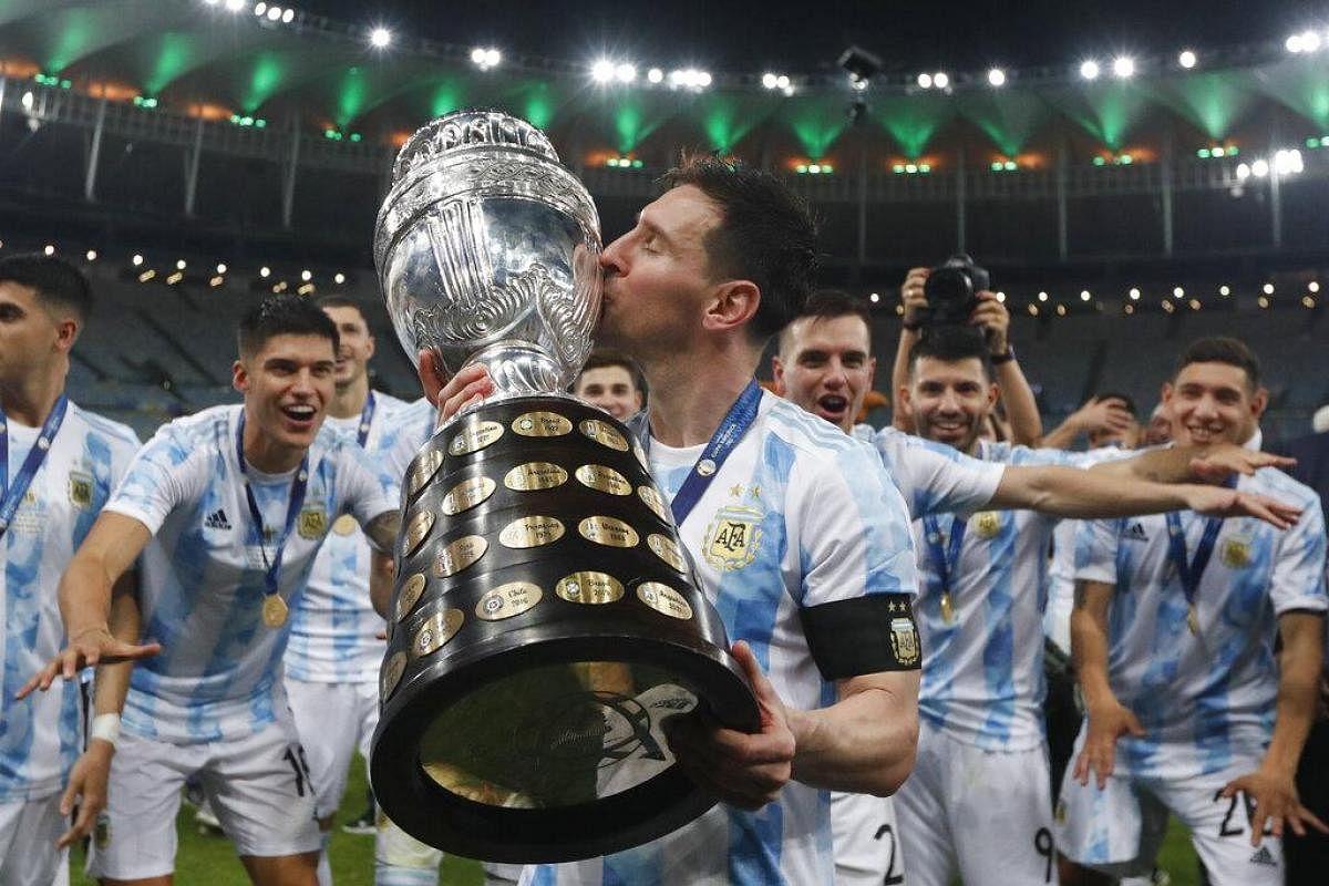 Argentina: Tận hưởng vẻ đẹp của đất nước Argentina, nơi đã cho ra đời nhiều cầu thủ bóng đá tài năng và đã nhiều lần giành được chức vô địch.