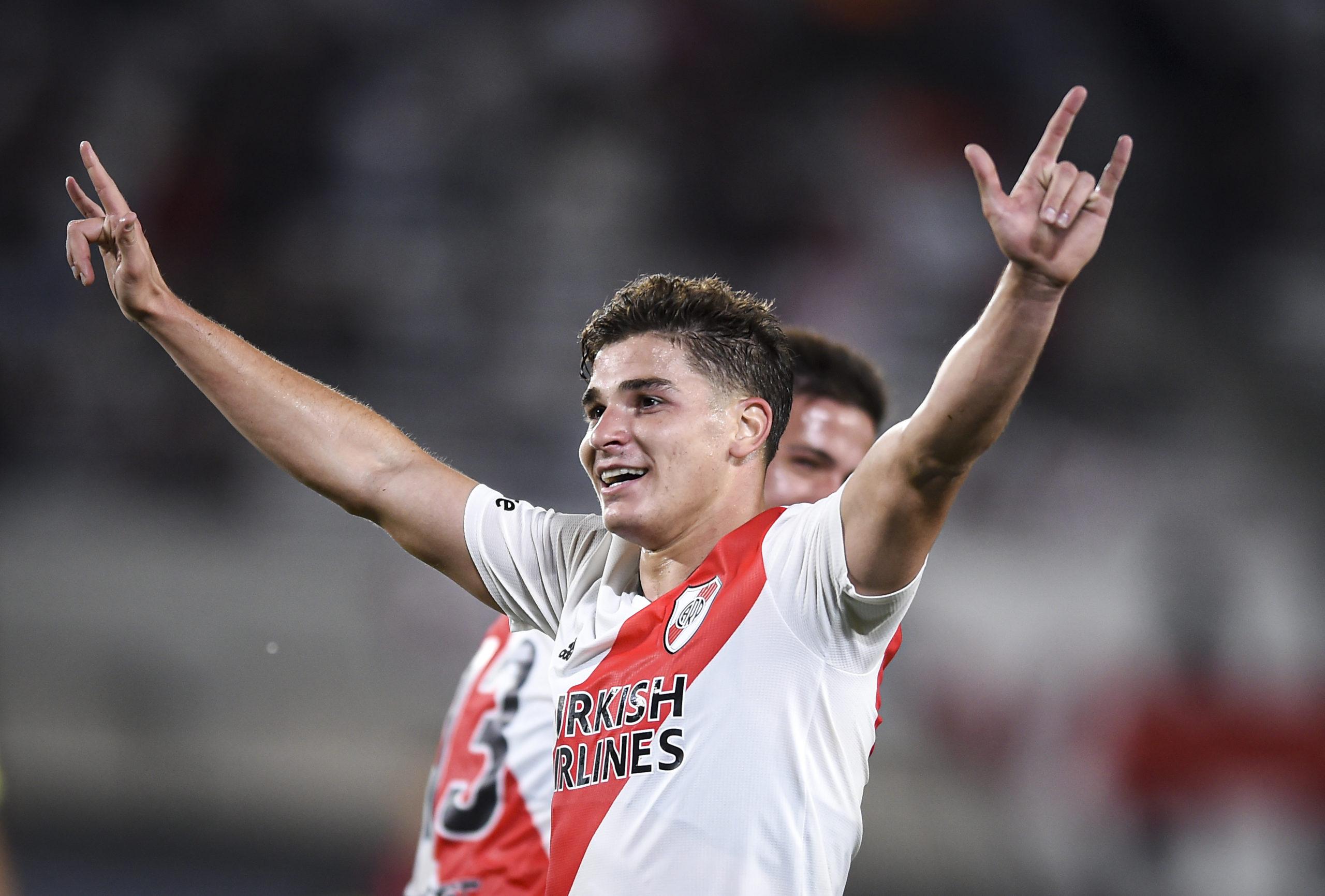 2560x1731 How United target Julian Alvarez compares to Lautaro Martinez