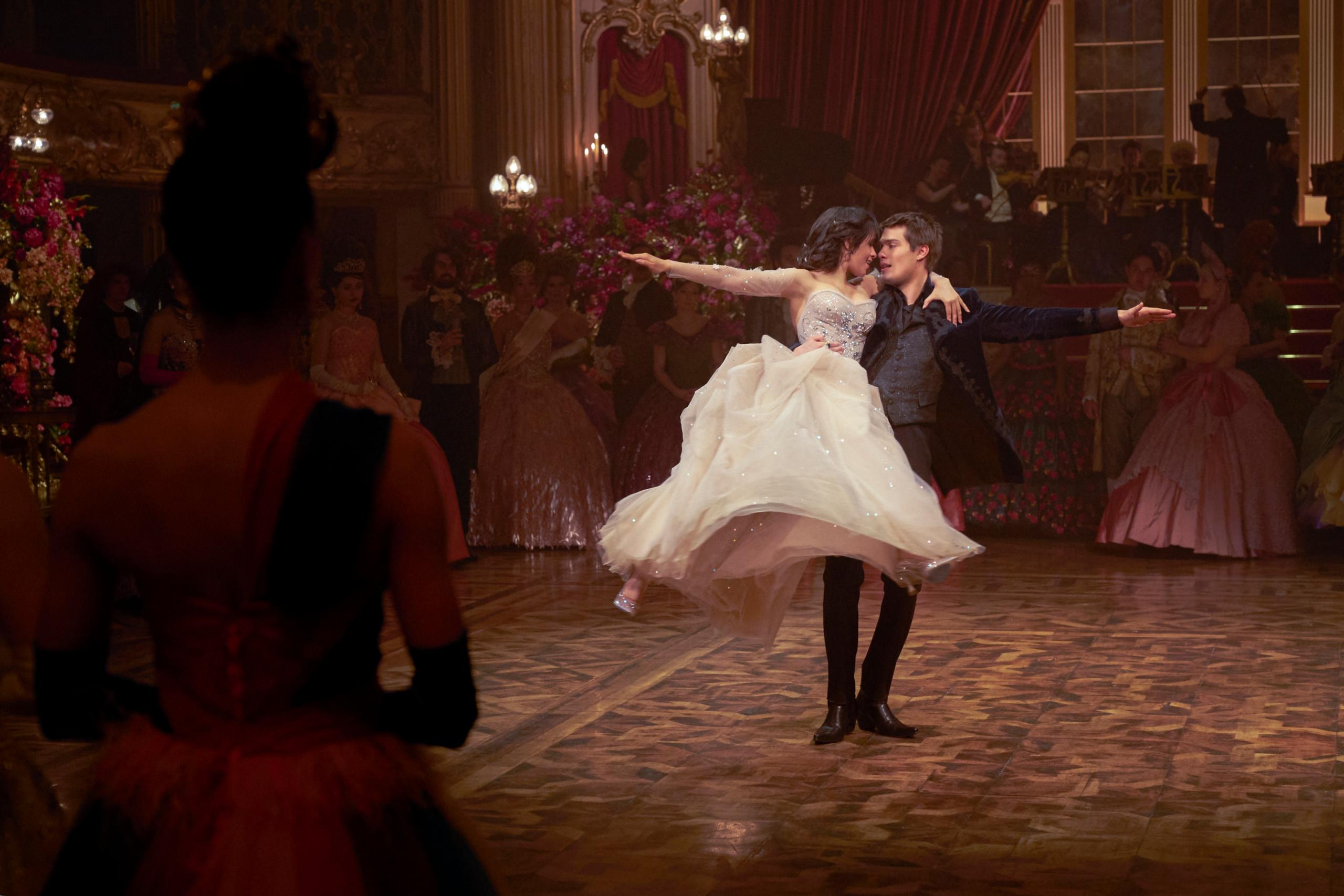 2560x1707 Cinderella (2021) HD Wallpaper