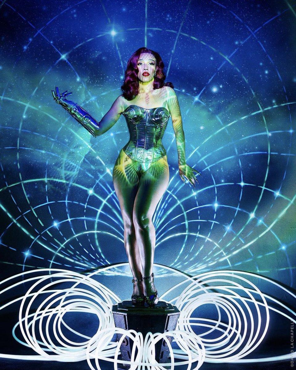 960x1200 Planet Her Wallpaper