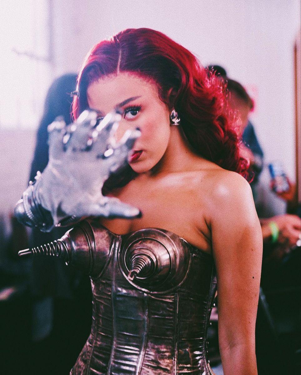 963x1200 Doja Cat Need To Know Planet Her Cover Wallpaper New Album PHONE IPHONE WALLPAPER. Cat Aesthetic, Cats, Celebs