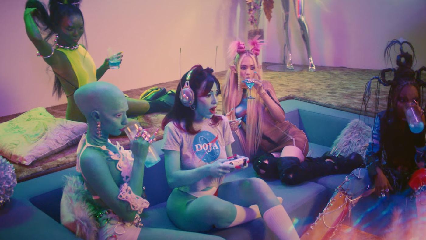 1400x788 Doja Cat's 'Need to Know' video actually gets video games