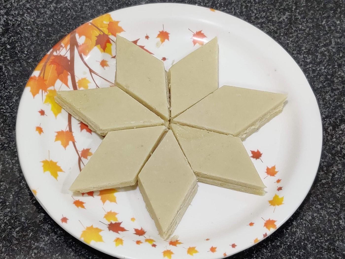 1400x1050 Kaju Katli. prepare the most loved sweet of every. by Good Food Trials