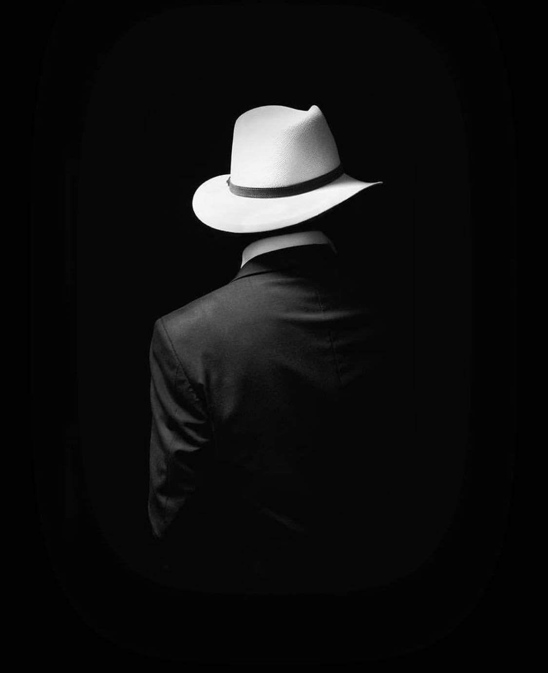1125x1382 Ricardo Garrido. Black photography, Color splash photography, Creative portrait photography