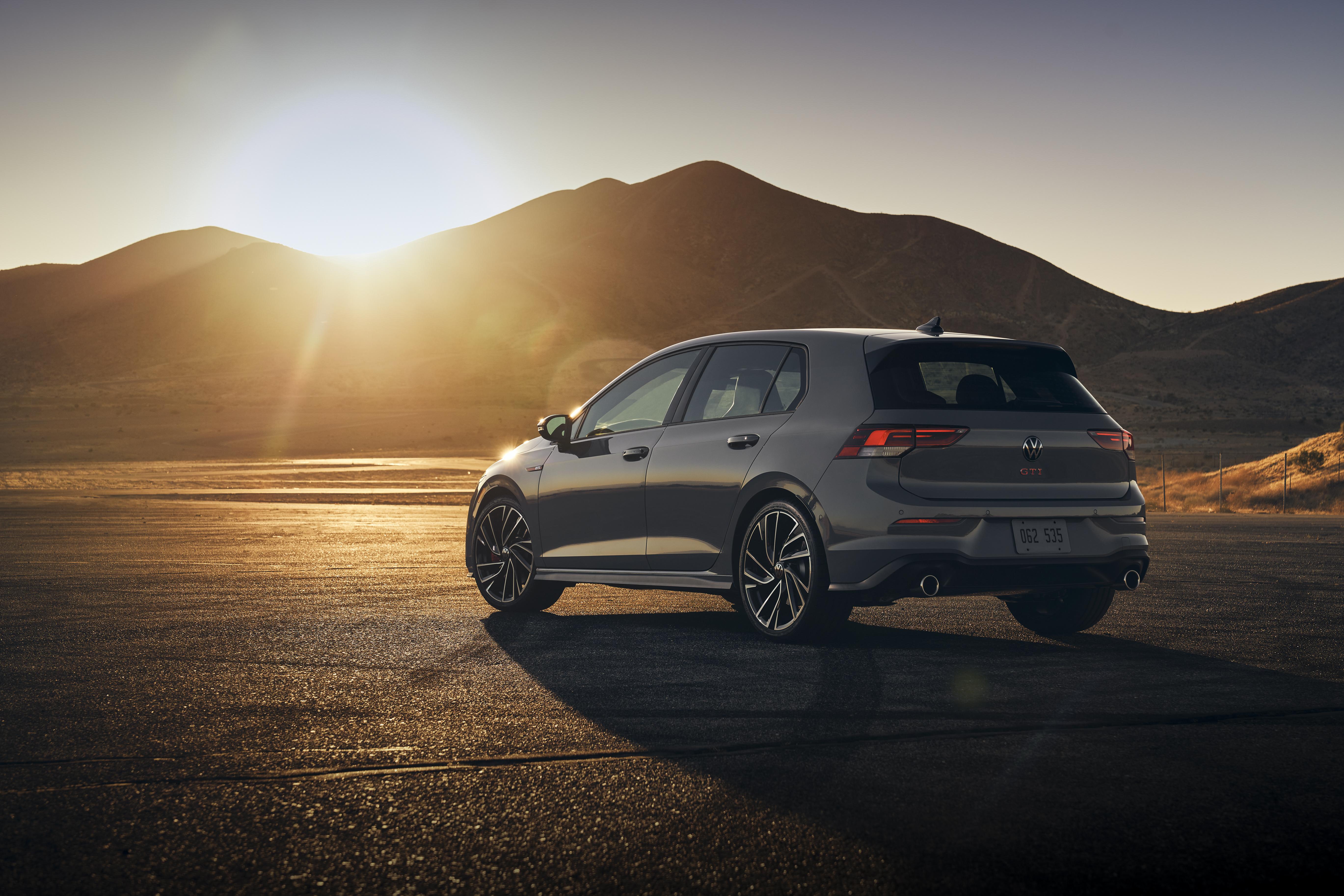 5476x3651 Volkswagen Golf GTI 4k Ultra HD Wallpaper