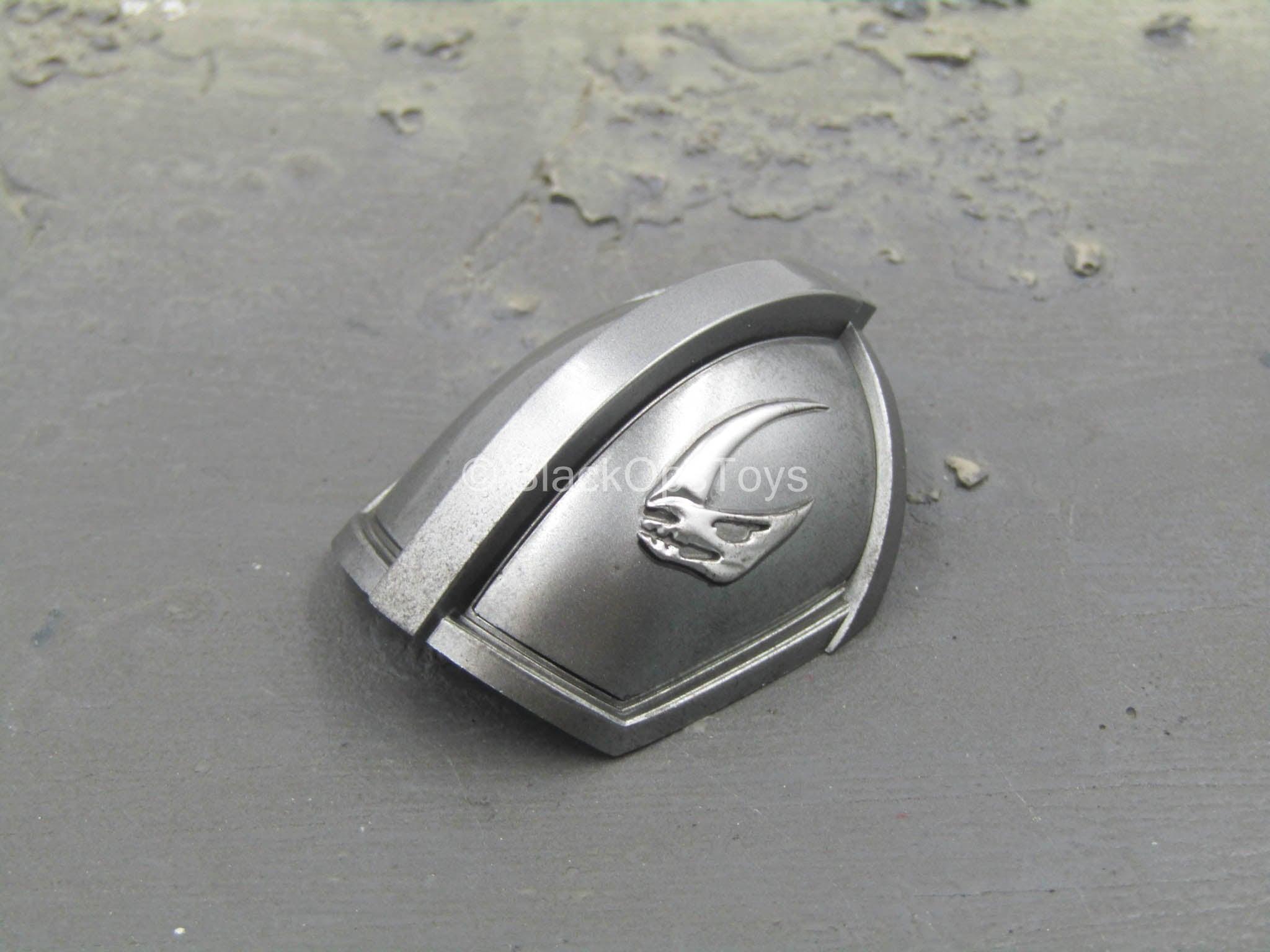 2048x1536 The Mandalorian Deluxe Shoulder Pad W Mudhorn Signate