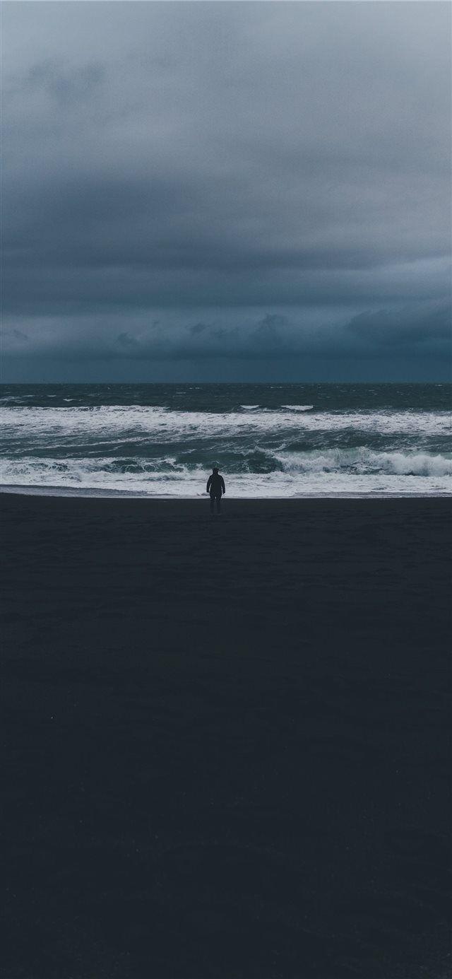 640x1385 Dark Moody Wallpaper