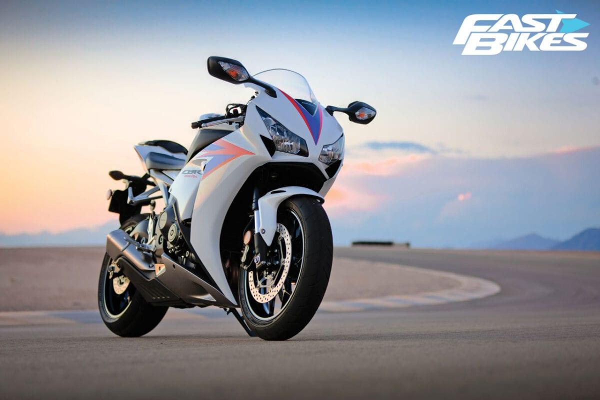 1200x799 Honda CBR1000RR Fireblade Wallpaper