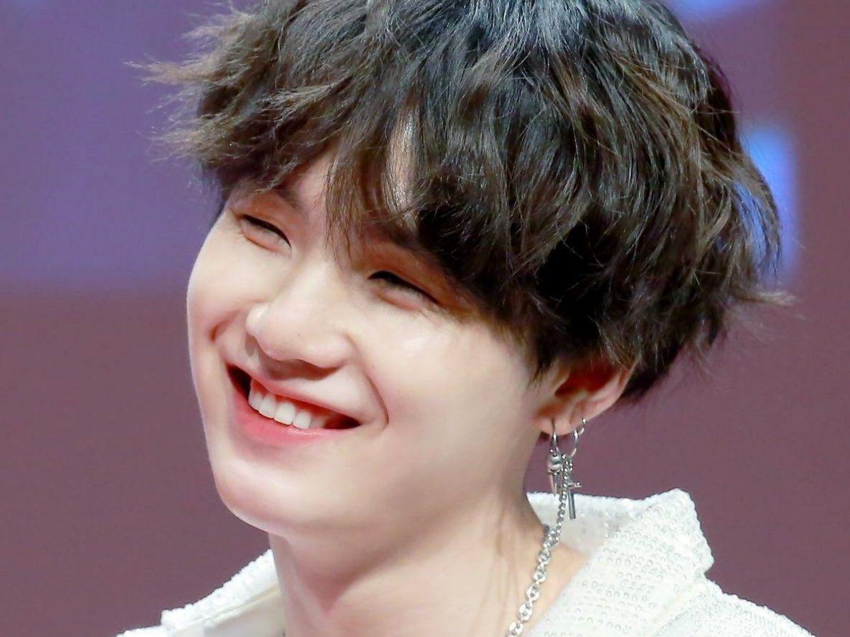 1200x900 times BTS' Suga floored fans with his kind gestures