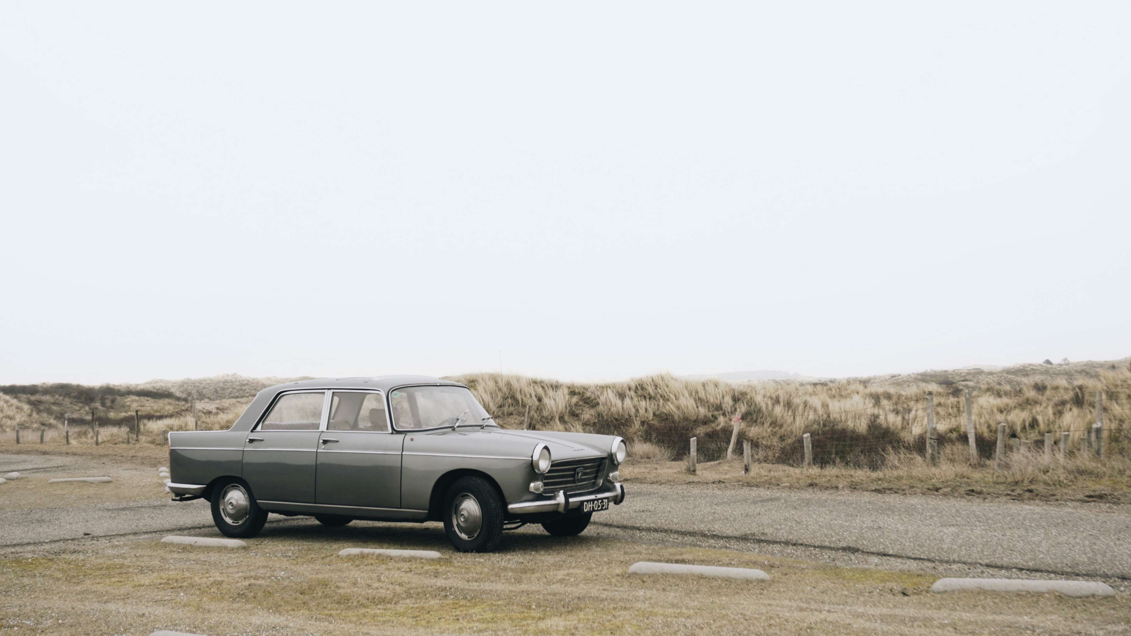 3840x2161 beach, bond, england, james bond, old school, royal 4k wallpaper