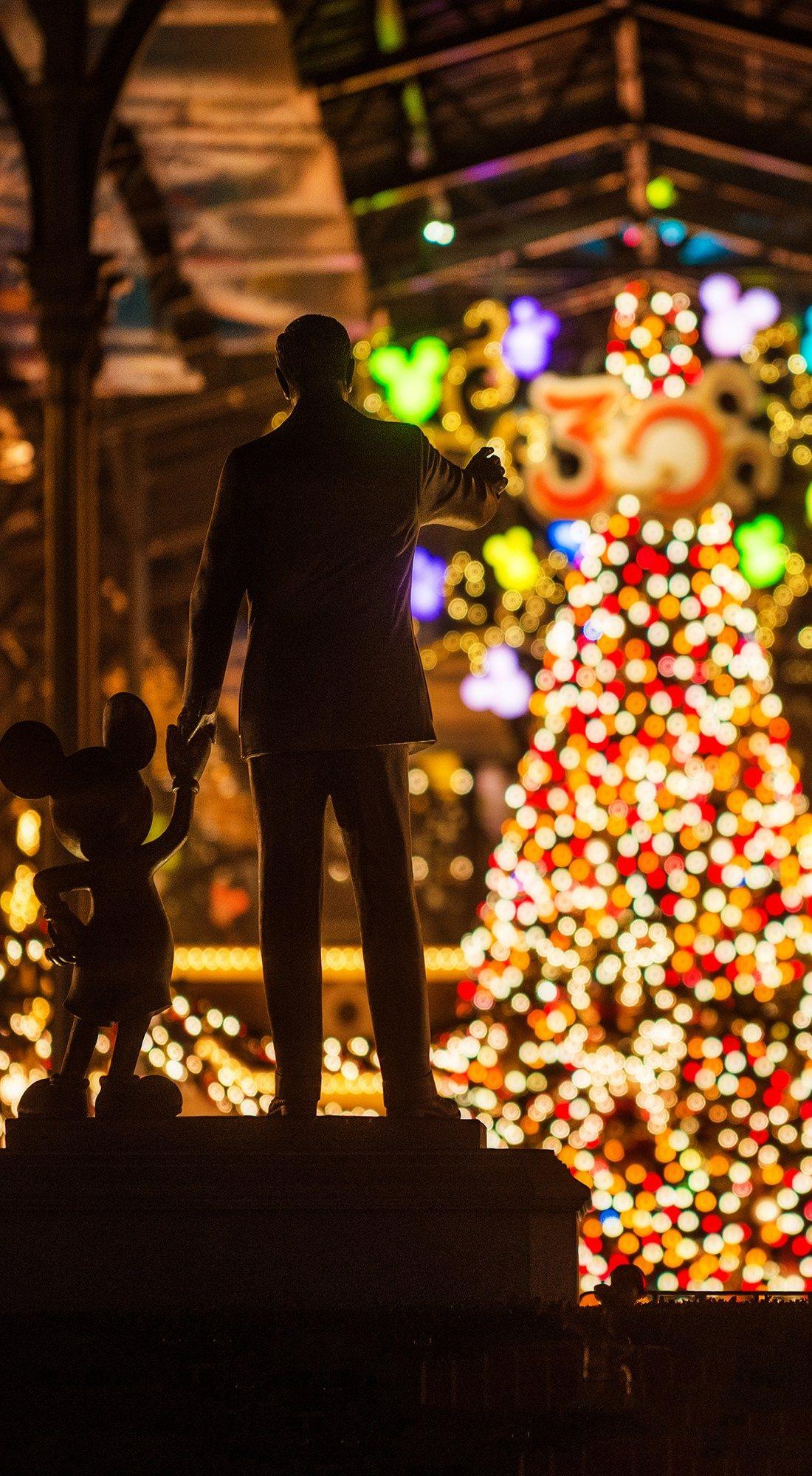 1100x2000 Mickey Christmas iPhone Wallpaper Disney Mickey Minnie