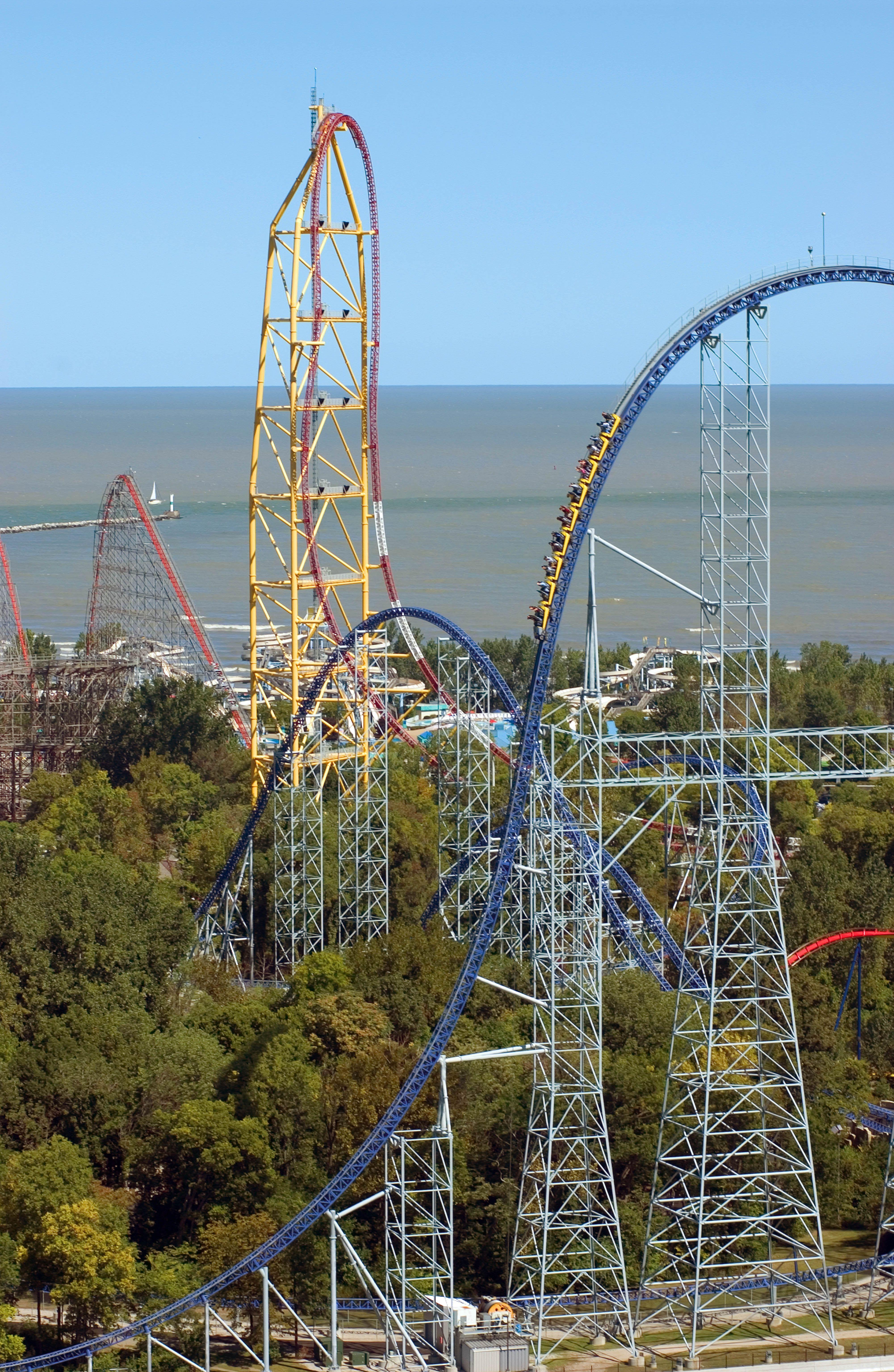 4003x6144 Cedar Point Wallpaper
