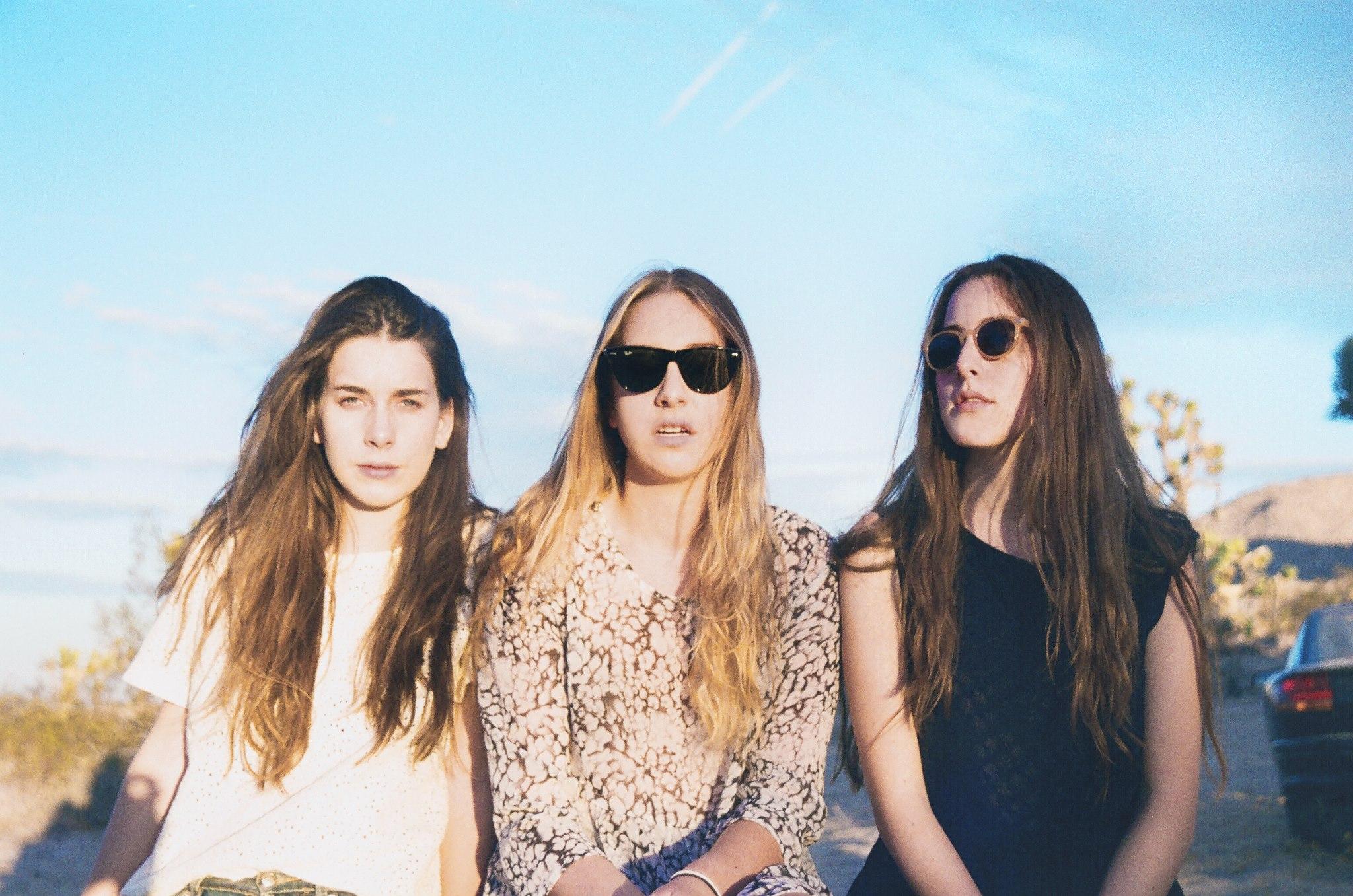 2048x1357 HAIM