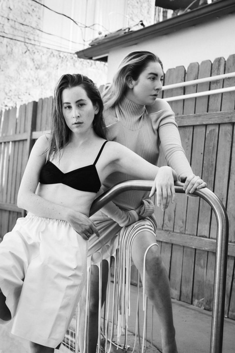 800x1200 Haim wallpaper