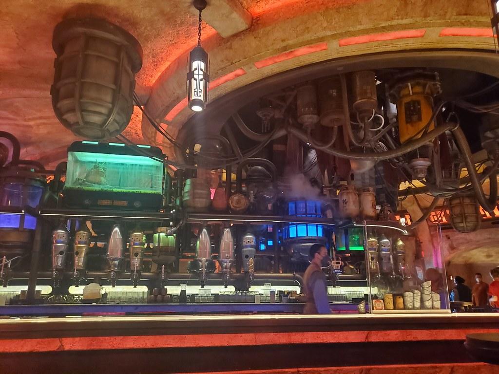 1024x768 Disneyland Wars Cantina