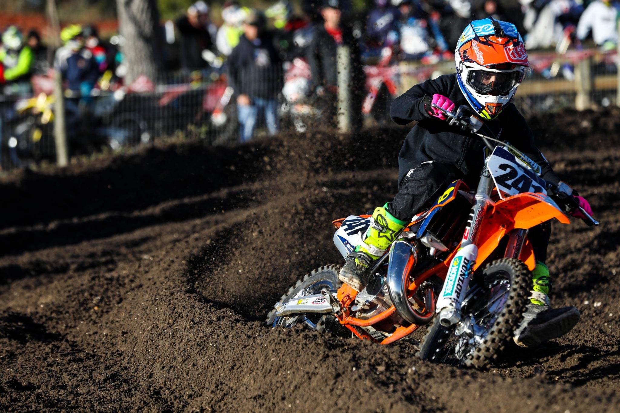 2048x1365 Dunlop Riders Score 79 Championships at Mini O's