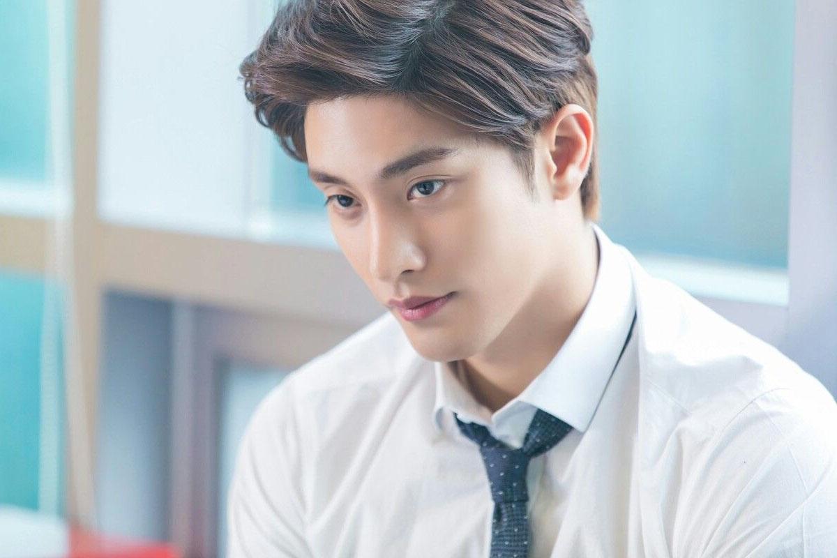 1200x800 Sung Hoon's Agency To File Case Against A Cosmetics Company