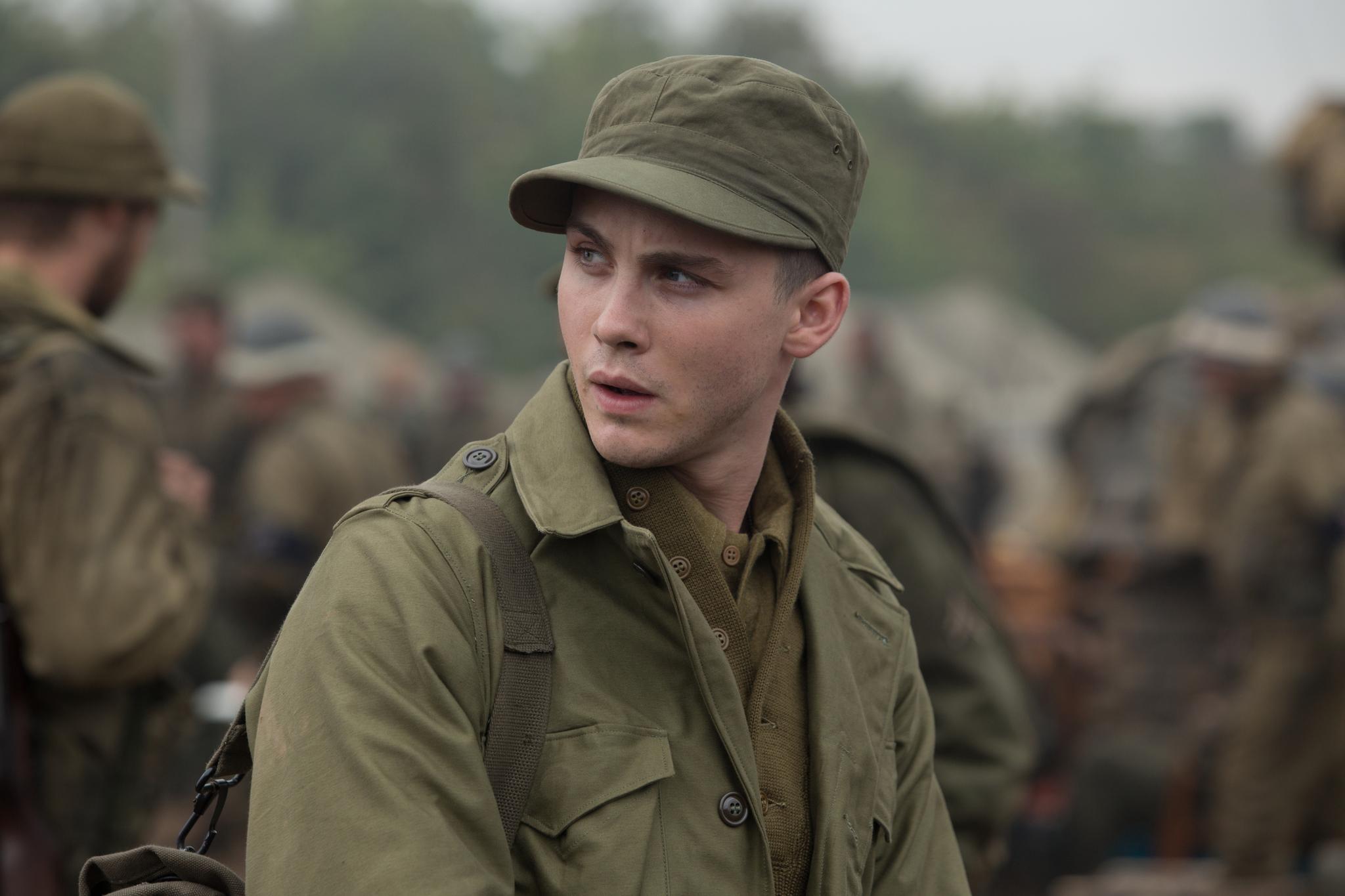 2048x1365 Fury (2014)