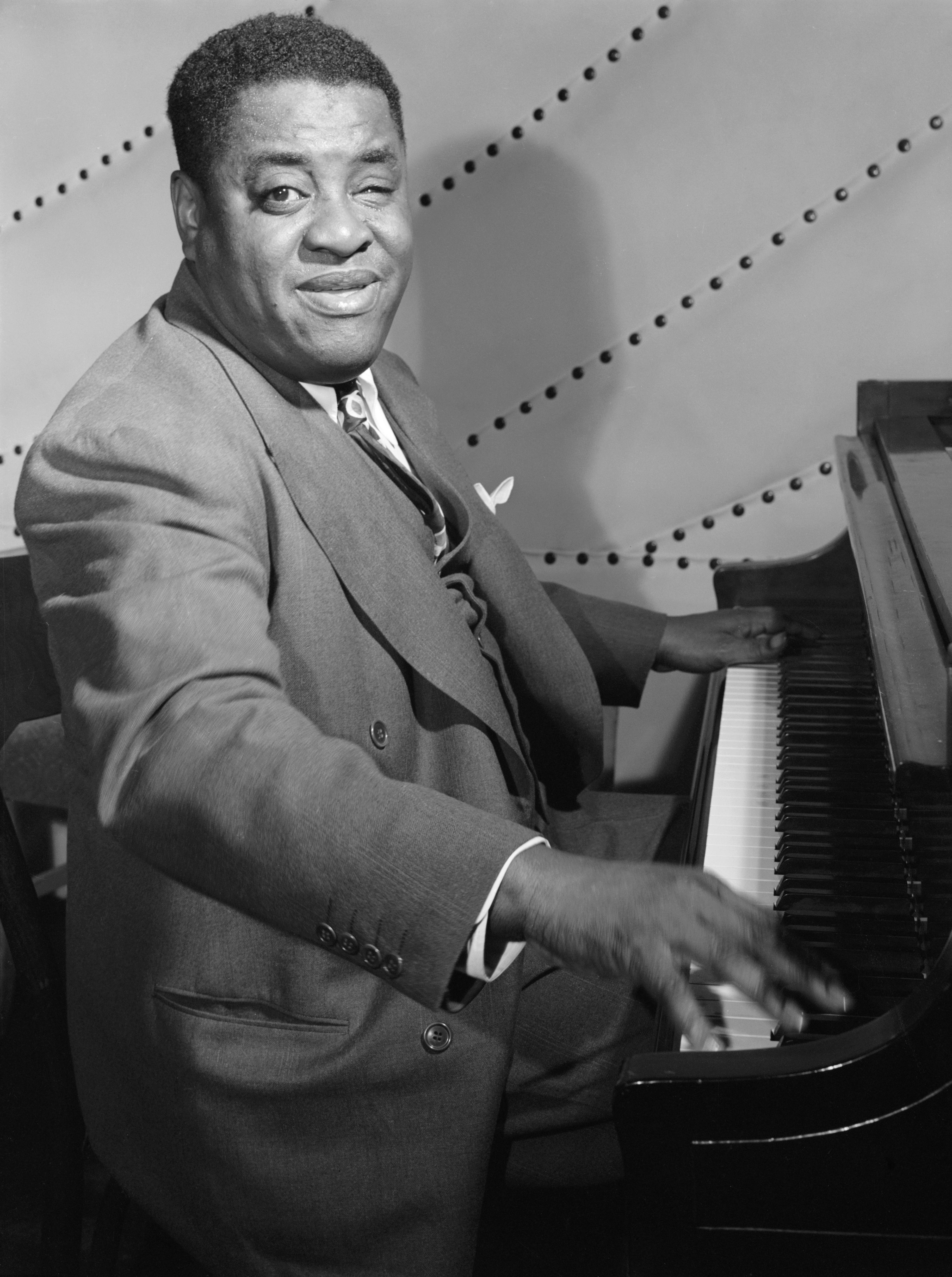 3654x4900 Art Tatum
