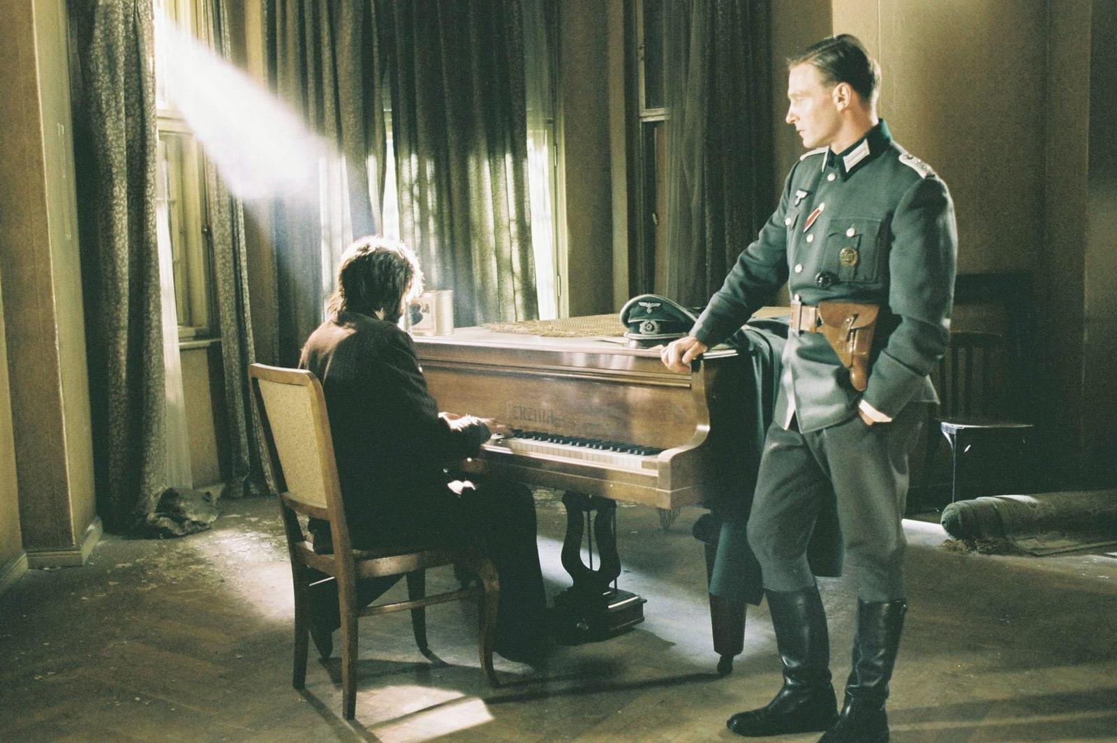 1600x1065 The Pianist HD Wallpaper and Background Image