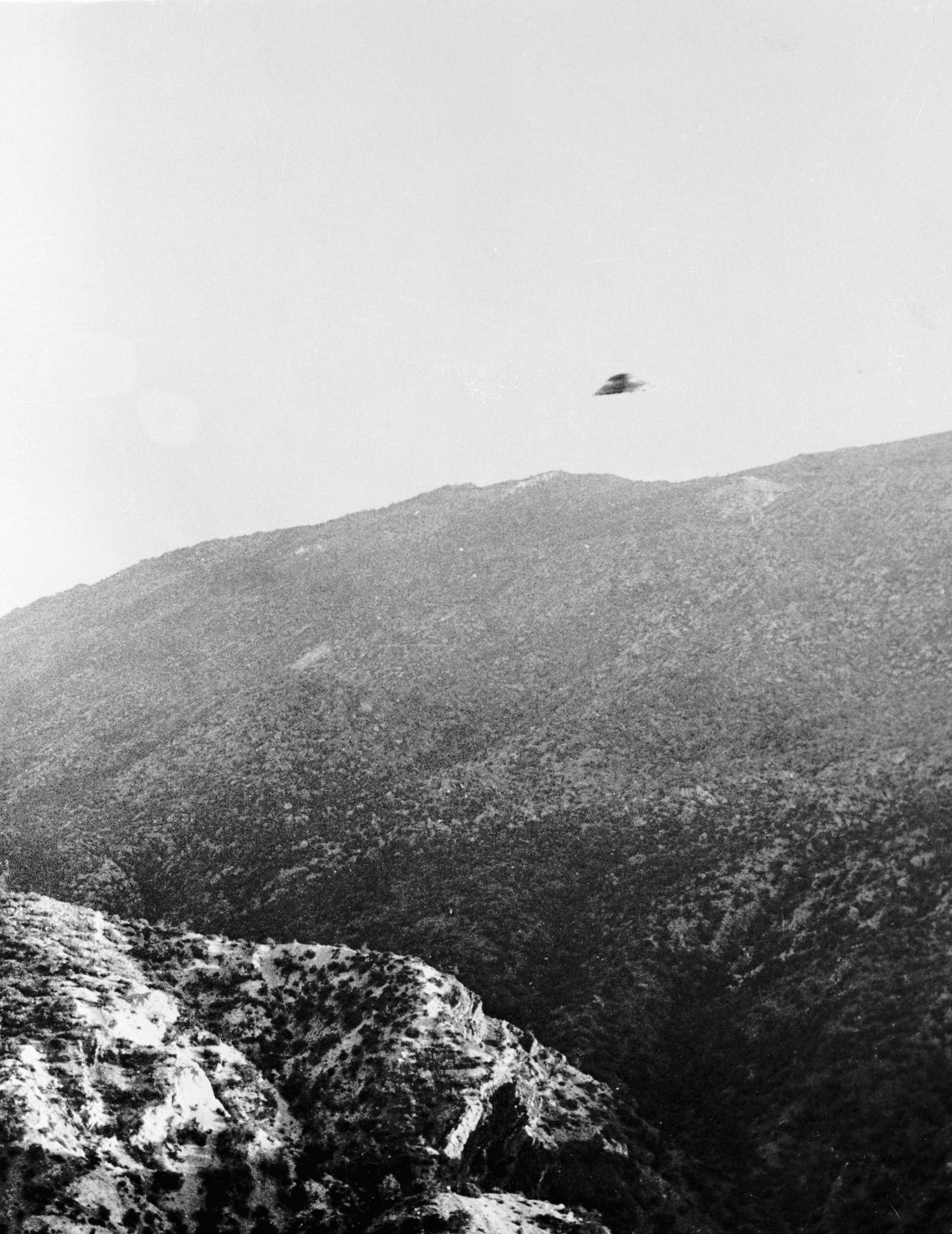 1975x2560 UFO Sighting Photo: 10 Unexplained Picture From History
