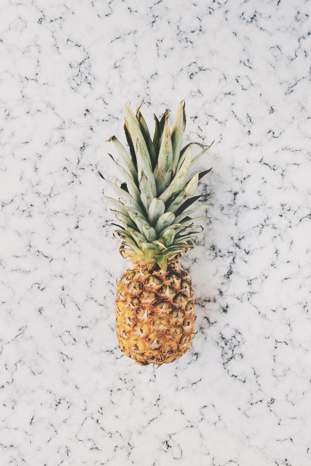 1000x1500 pineapple fruit photo