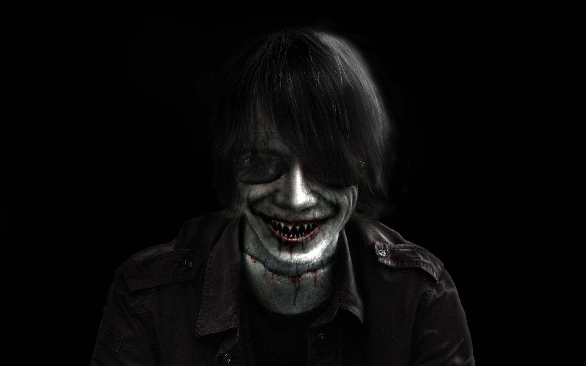 1920x1200 Anime Smiling Horror Wallpaper