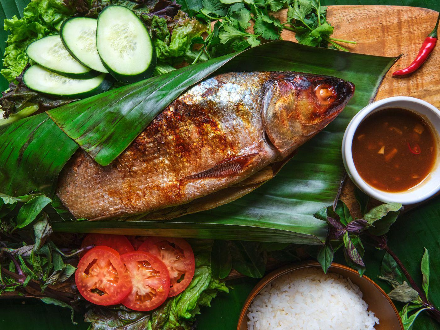 1400x1050 Grilled Fish with Tamarind Sauce Recipe