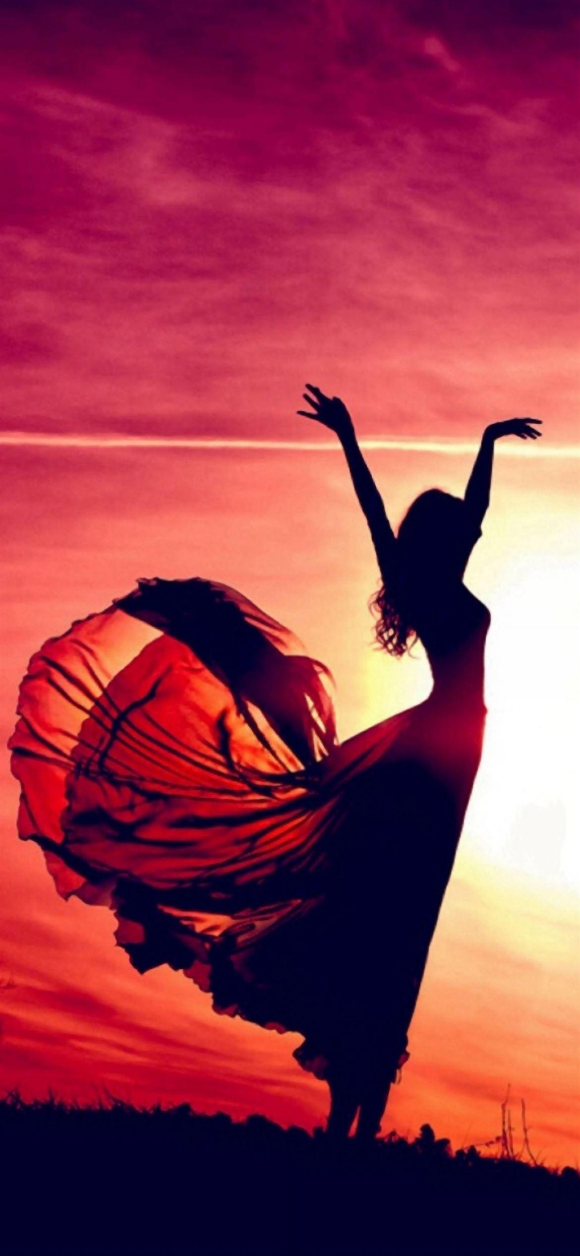 1170x2532 Aesthetic Dancing Sunshine Beauty Girl iPhone Wallpaper Free Download