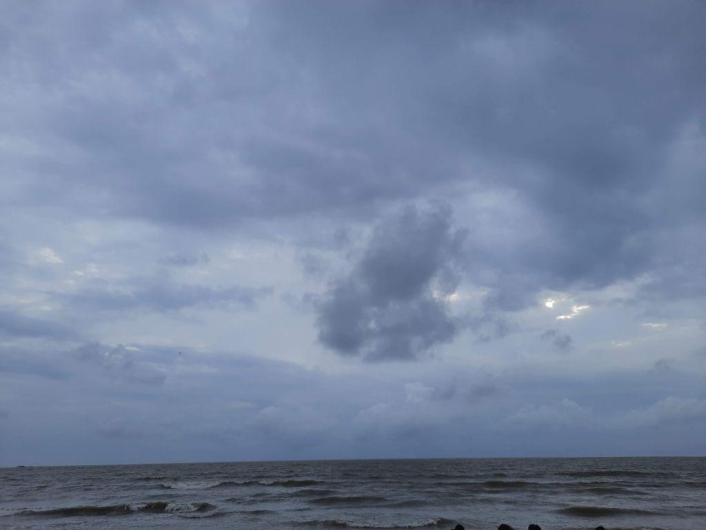 1024x768 of Beach 4K wallpaper for your desktop or mobile screen