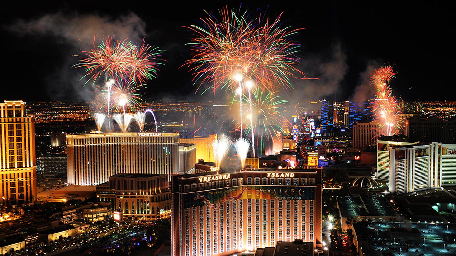 1920x1080 Las Vegas Strip New Year's Fireworks HD Wallpaper 1920x1200 :