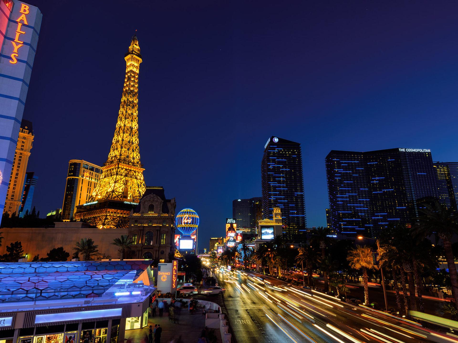 1920x1440 Paris Hotel And Casino Las Vegas Strip Night Nevada United States Of America Android Wallpaper For Your Desktop Or Phone :