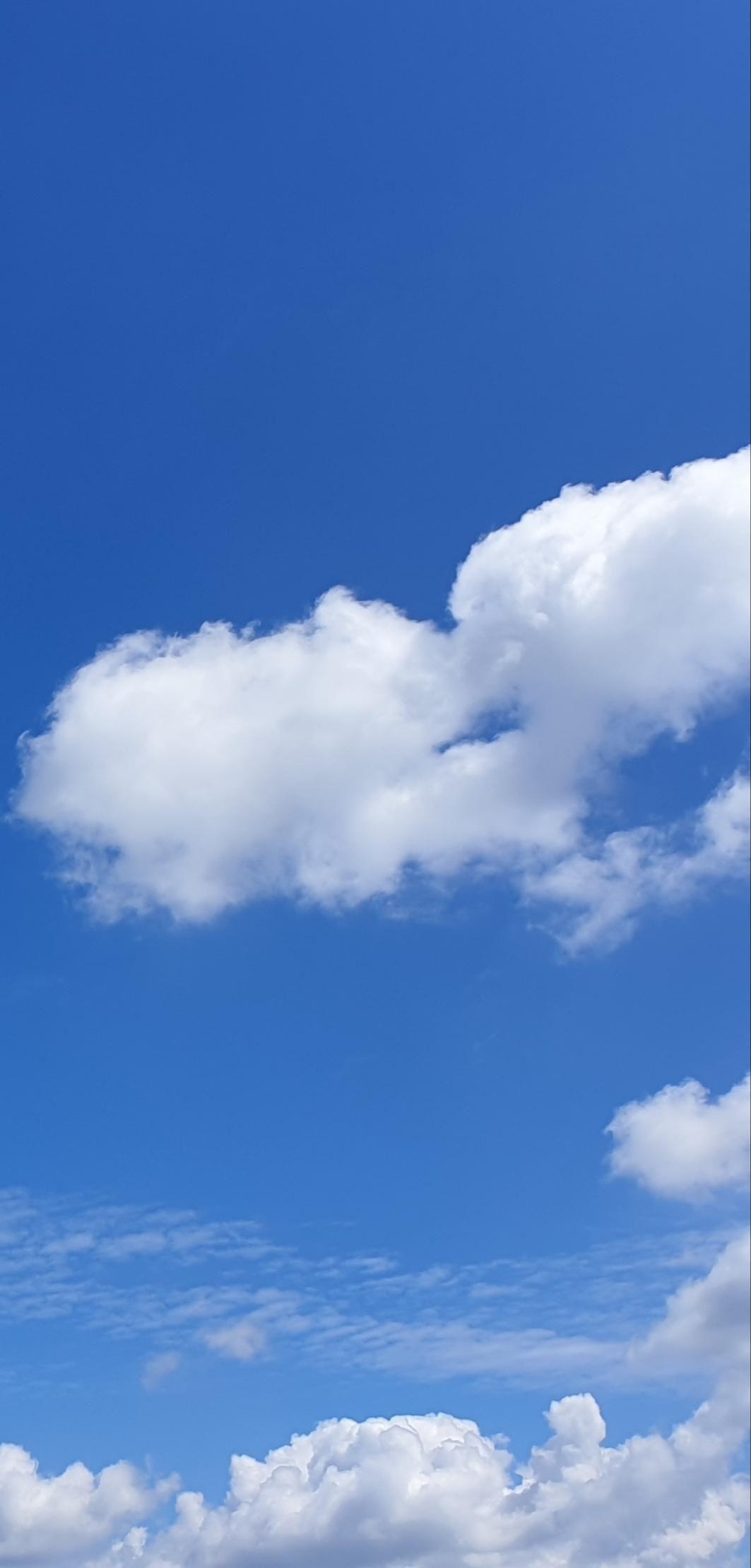1063x2220 UK Blue Sky. Blue sky wallpaper, Blue wallpaper iphone, Blue sky clouds