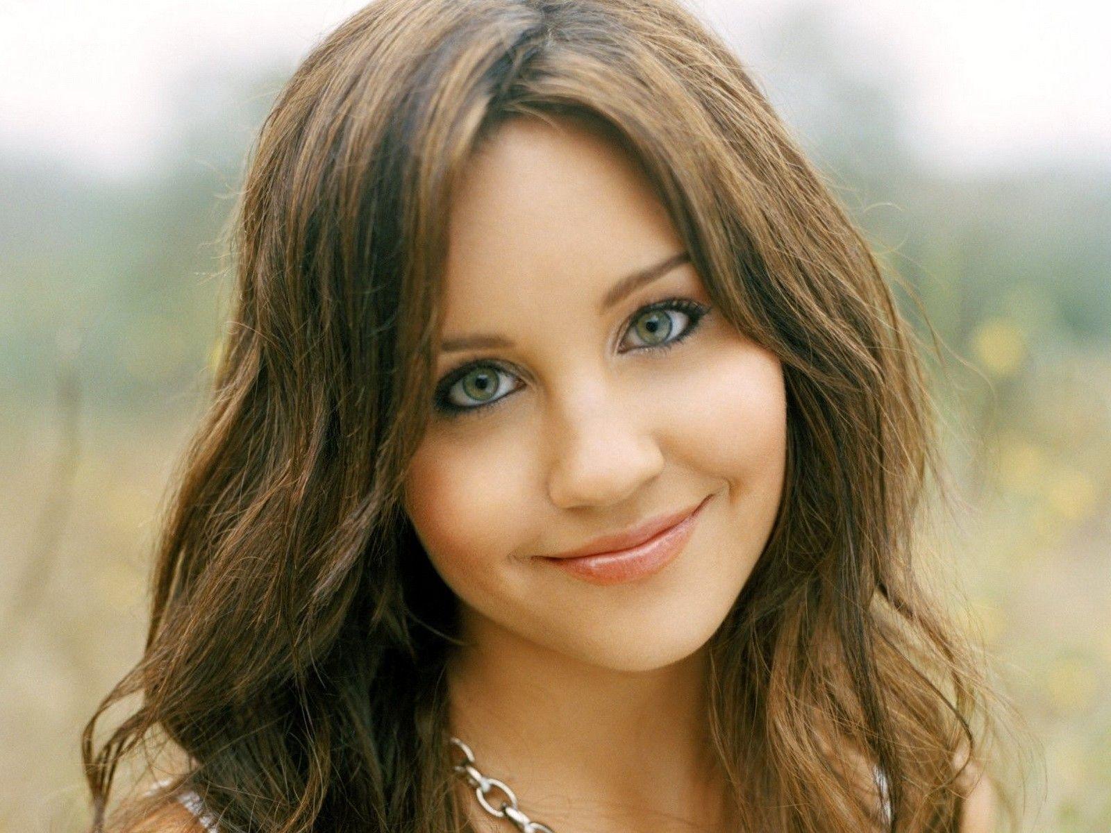 1600x1200 Hollywood Actress Wallpaper