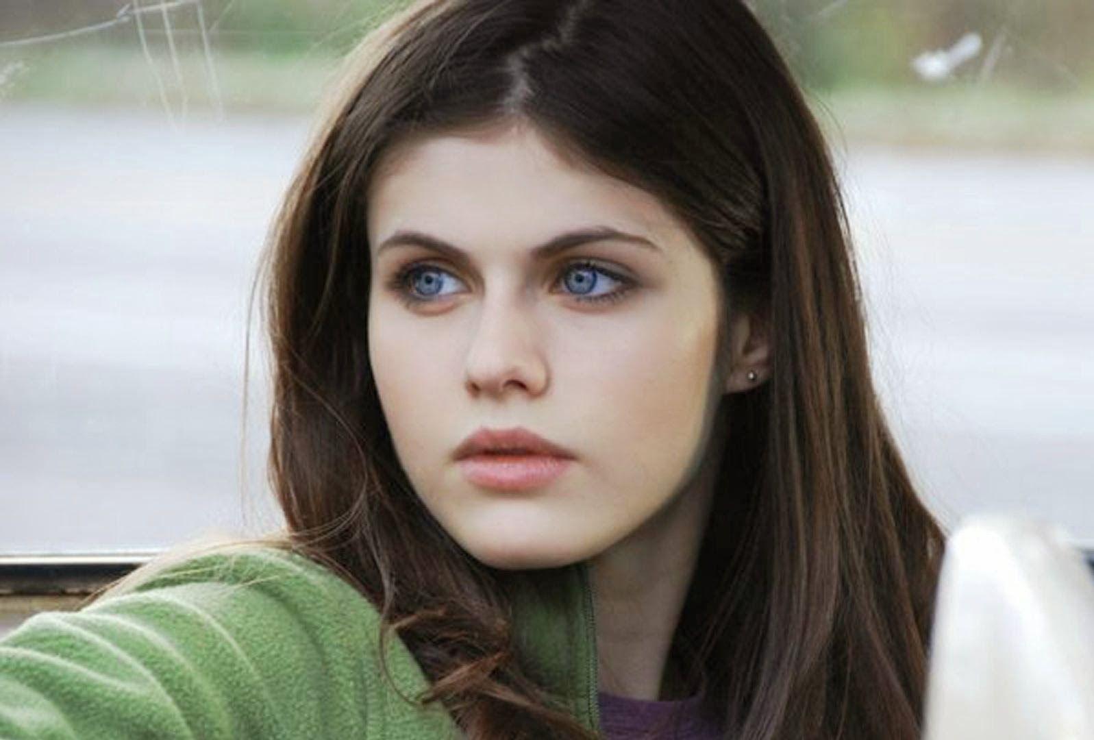 1597x1080 Alexandra Daddario Wallpaper