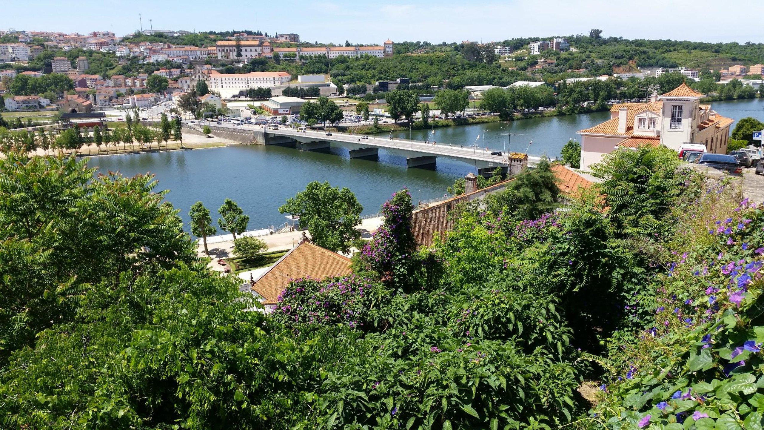 2560x1440 $68 Flights to Coimbra, Portugal
