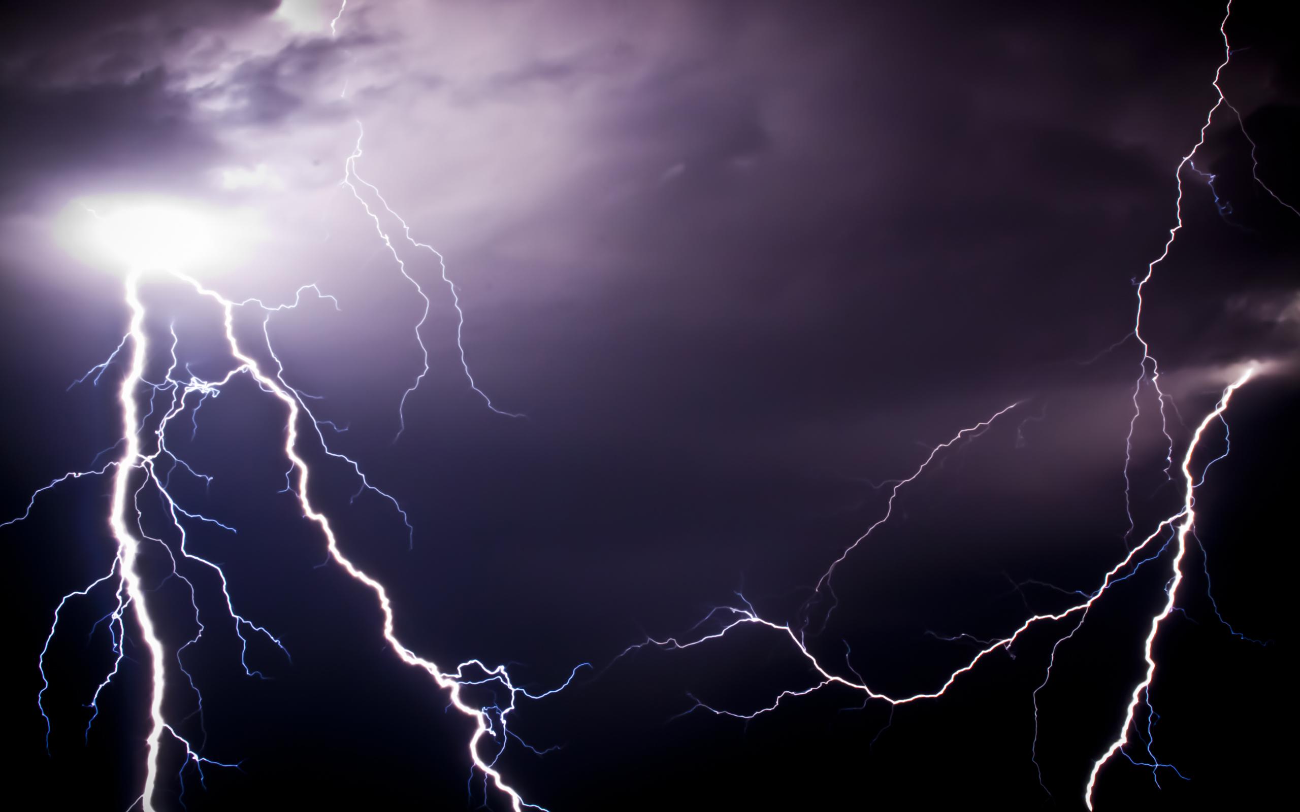 2560x1600 Gt Lightning Storm Wallpaper search results. EskiPaper.com Cool Wallpaper