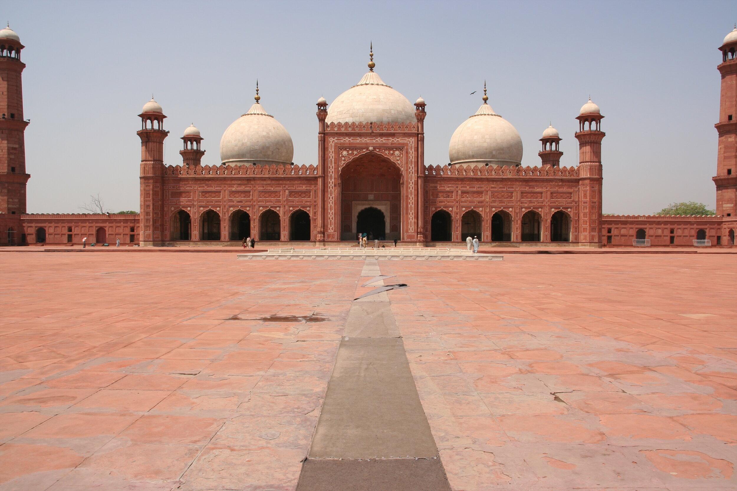 2500x1667 Aurangzeb's Mosque