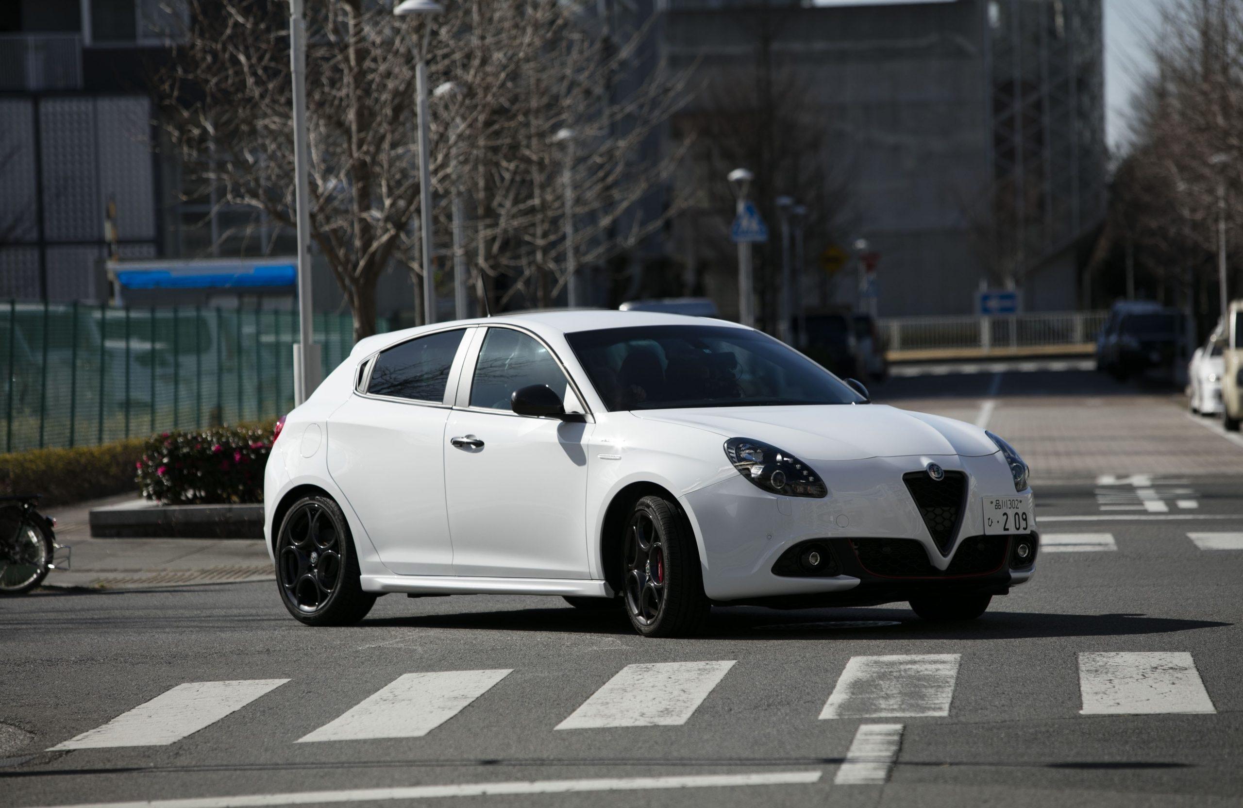 2560x1664 Alfa Romeo Giulietta Veloce Wallpaper
