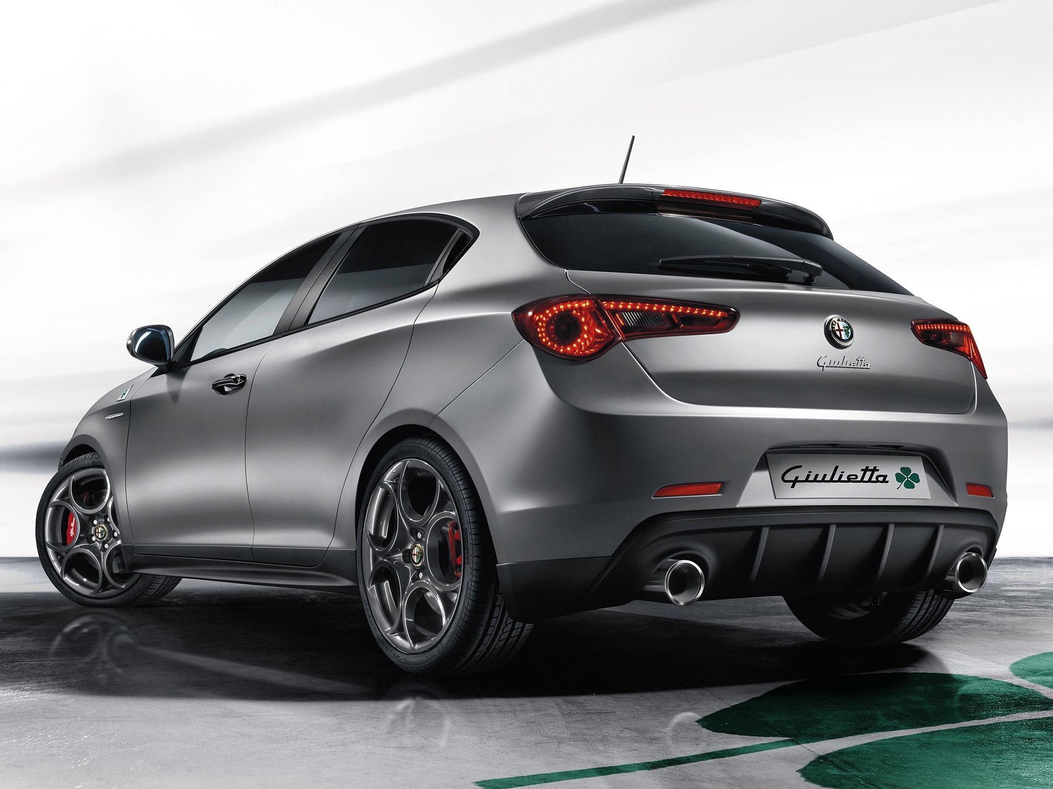 2048x1536 Alfa Romeo Giulietta Quadrifoglio Verde (940) f wallpaperx1536