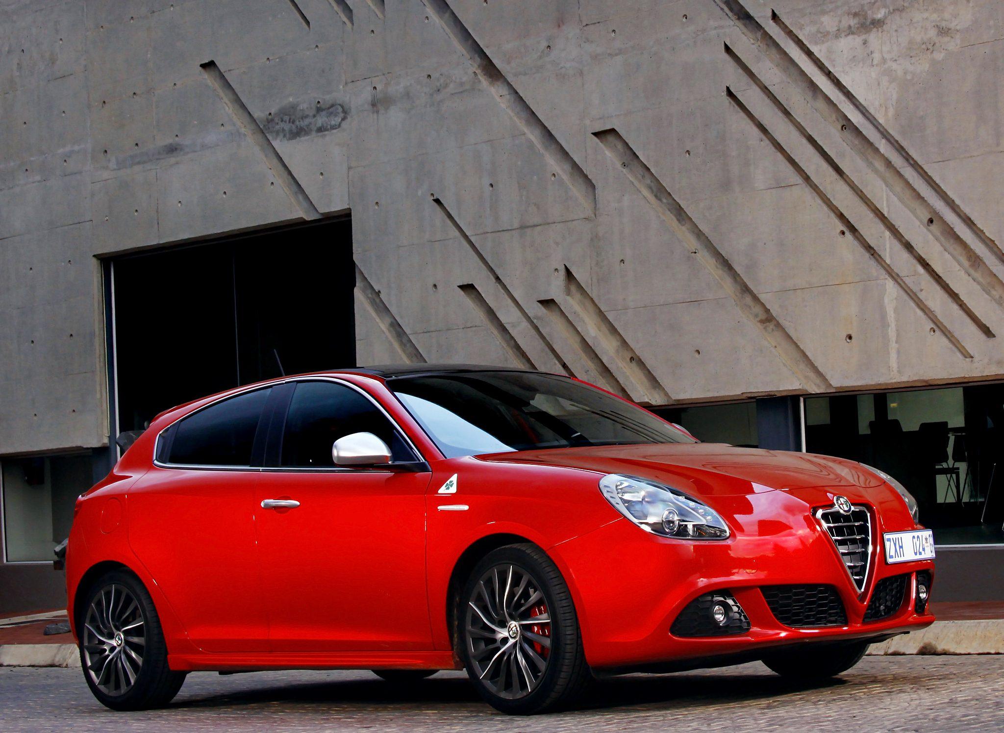 2048x1495 Alfa Romeo Giulietta Quadrifoglio Verde 940 Wallpaper