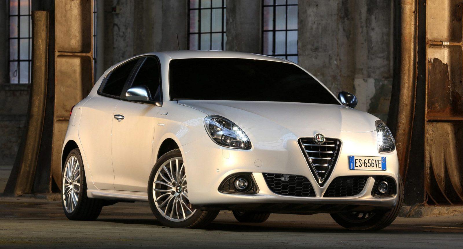 1600x863 Alfa Romeo Giulietta Wallpaper